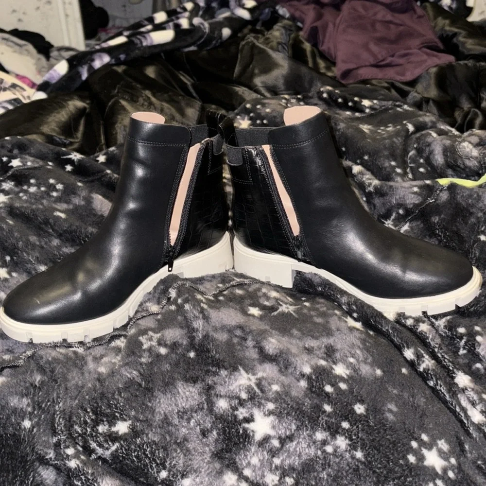 Women’s Faux leather boots size 9 - Picture 2 of 6